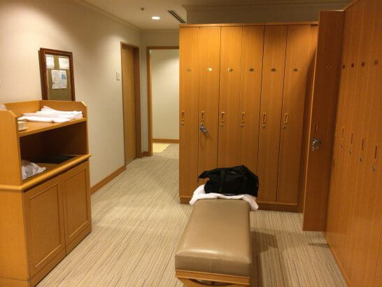 横浜ベイシェラトンホテル＆タワーズのフィットネスクラブの更衣室